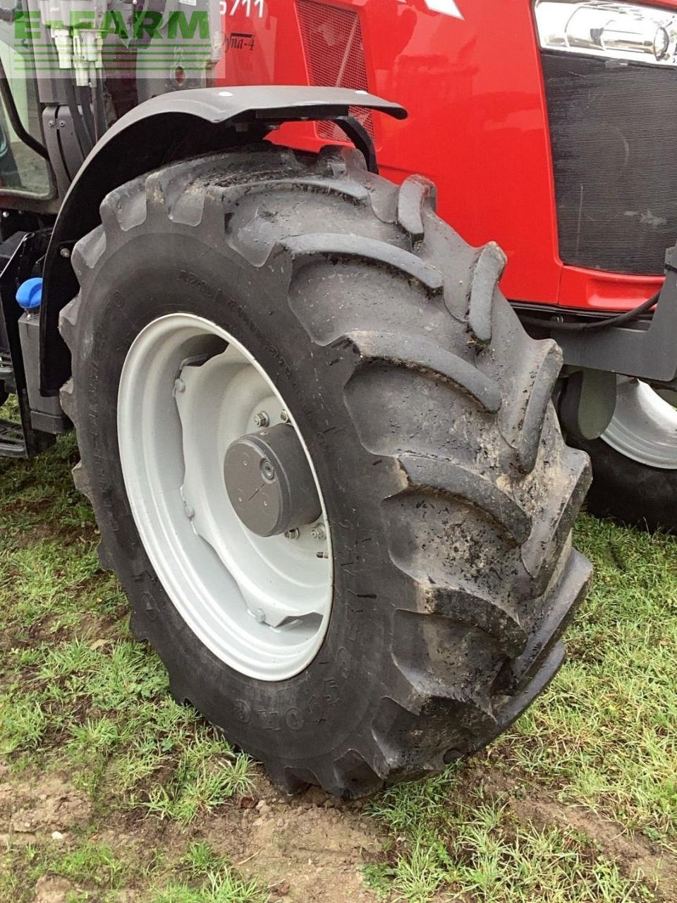 Traktor typu Massey Ferguson 5711 Global, Gebrauchtmaschine v Hamburg (Obrázok 16)