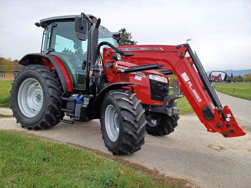 Traktor del tipo Massey Ferguson 5711 M D4, Ausstellungsmaschine en Hindelbank (Imagen 3)