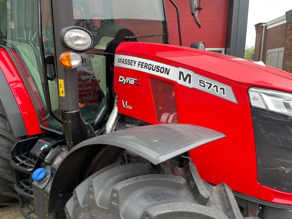 Traktor Türe ait Massey Ferguson 5711-M DYNA-4, Gebrauchtmaschine içinde MARIENHEEM (resim 5)