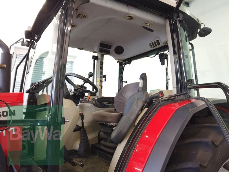 Traktor of the type Massey Ferguson 5711 M, Gebrauchtmaschine in Manching (Picture 14)