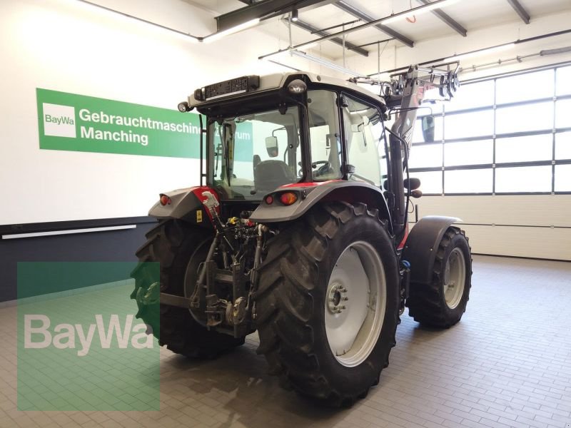 Traktor of the type Massey Ferguson 5711 M, Gebrauchtmaschine in Manching (Picture 5)