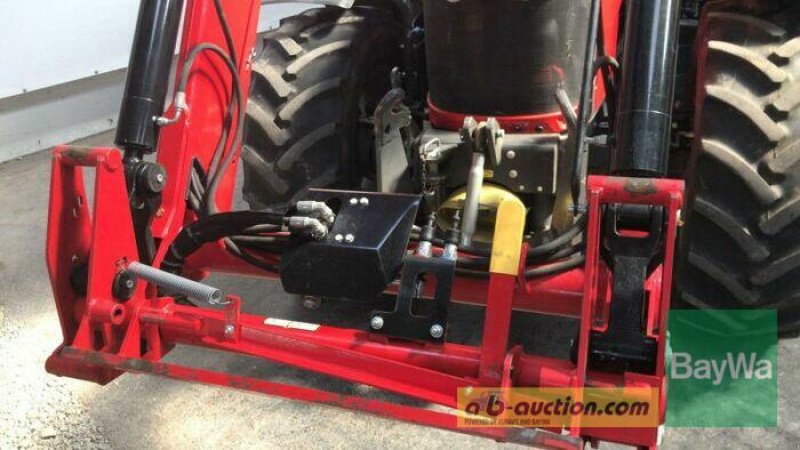 Traktor от тип Massey Ferguson 5711 MR ESSENTIAL D4, Gebrauchtmaschine в Mindelheim (Снимка 3)