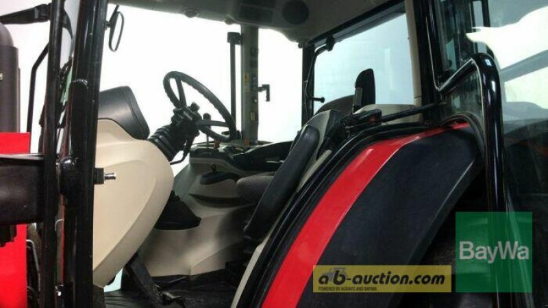 Traktor του τύπου Massey Ferguson 5711 MR ESSENTIAL D4, Gebrauchtmaschine σε Mindelheim (Φωτογραφία 2)