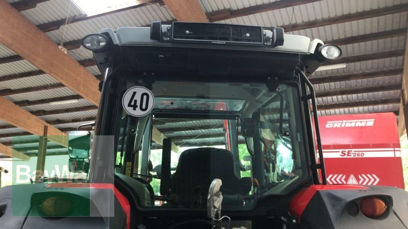 Traktor van het type Massey Ferguson 5711 MR ESSENTIAL D4, Gebrauchtmaschine in Mindelheim (Foto 12)