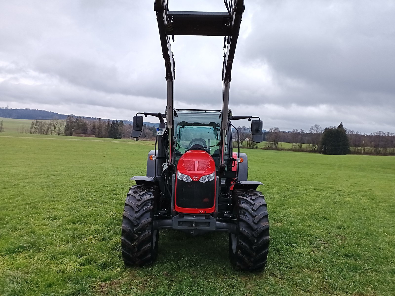 Traktor del tipo Massey Ferguson 5711 MR, Gebrauchtmaschine en Ottobeuren (Imagen 2)