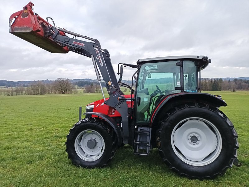 Traktor des Typs Massey Ferguson 5711 MR, Gebrauchtmaschine in Ottobeuren (Bild 1)