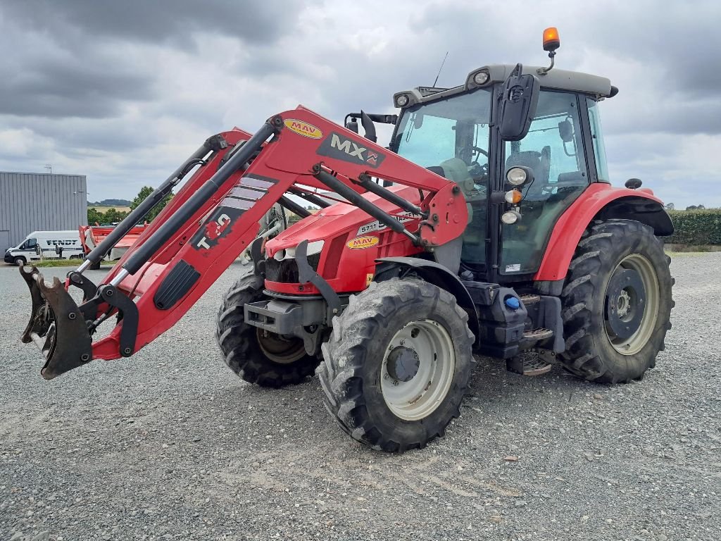 Traktor tipa Massey Ferguson 5711 S, Gebrauchtmaschine u BAZOGES EN PAREDS (Slika 1)