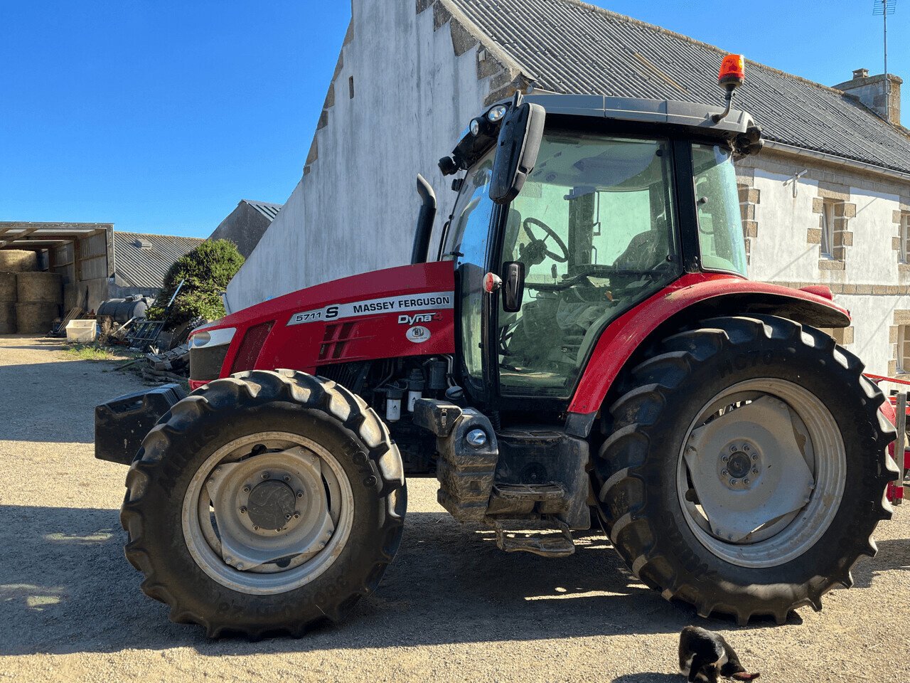 Traktor tip Massey Ferguson 5711 S, Gebrauchtmaschine in PONTIVY (Poză 10)