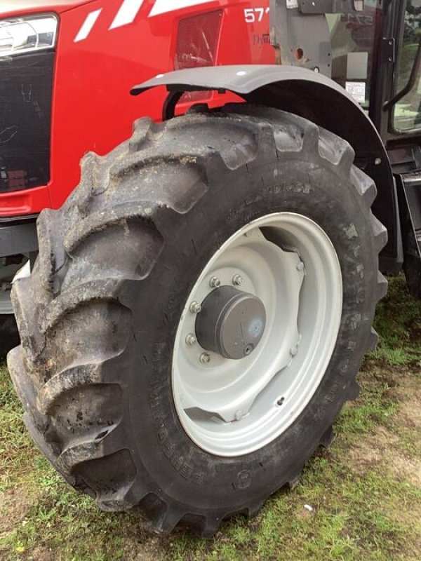 Traktor typu Massey Ferguson 5711, Gebrauchtmaschine w Münster (Zdjęcie 2)