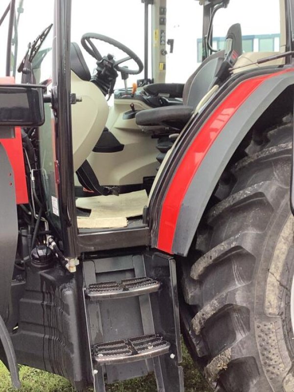 Traktor van het type Massey Ferguson 5711, Gebrauchtmaschine in Münster (Foto 18)