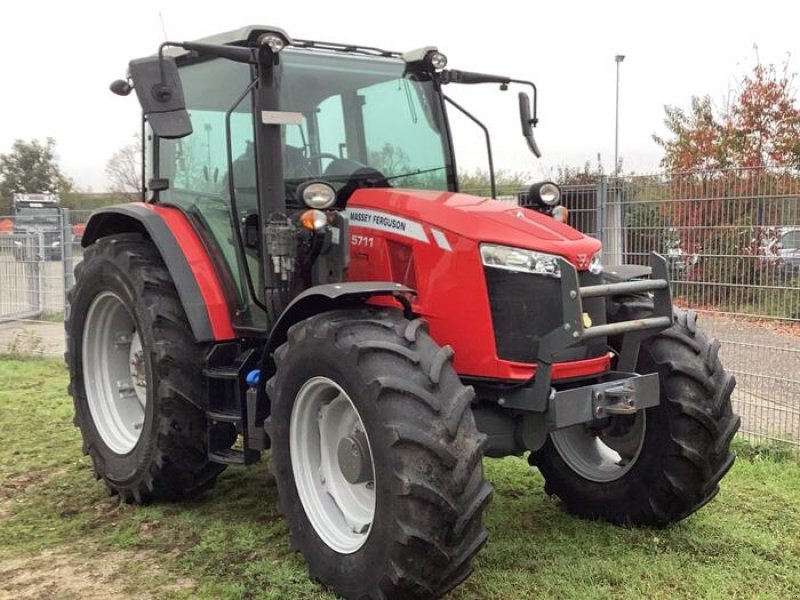 Traktor van het type Massey Ferguson 5711, Gebrauchtmaschine in Münster (Foto 9)