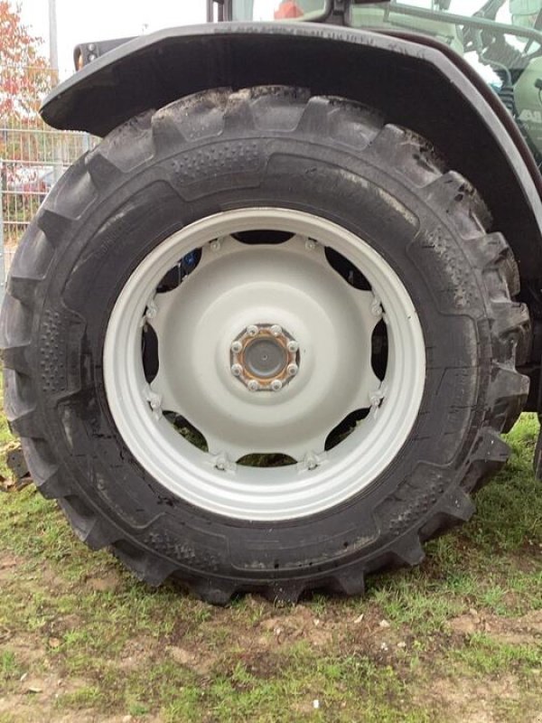 Traktor van het type Massey Ferguson 5711, Gebrauchtmaschine in Münster (Foto 13)