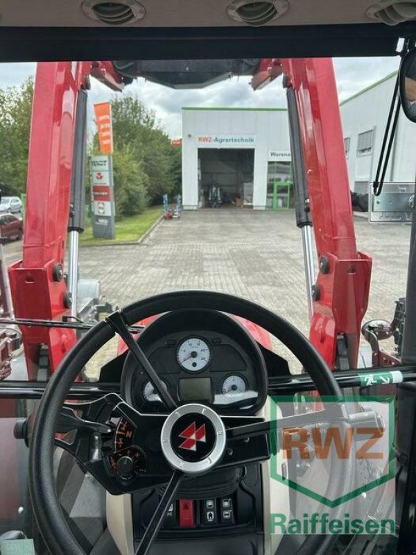 Traktor van het type Massey Ferguson 5711, Gebrauchtmaschine in Geldern (Foto 7)