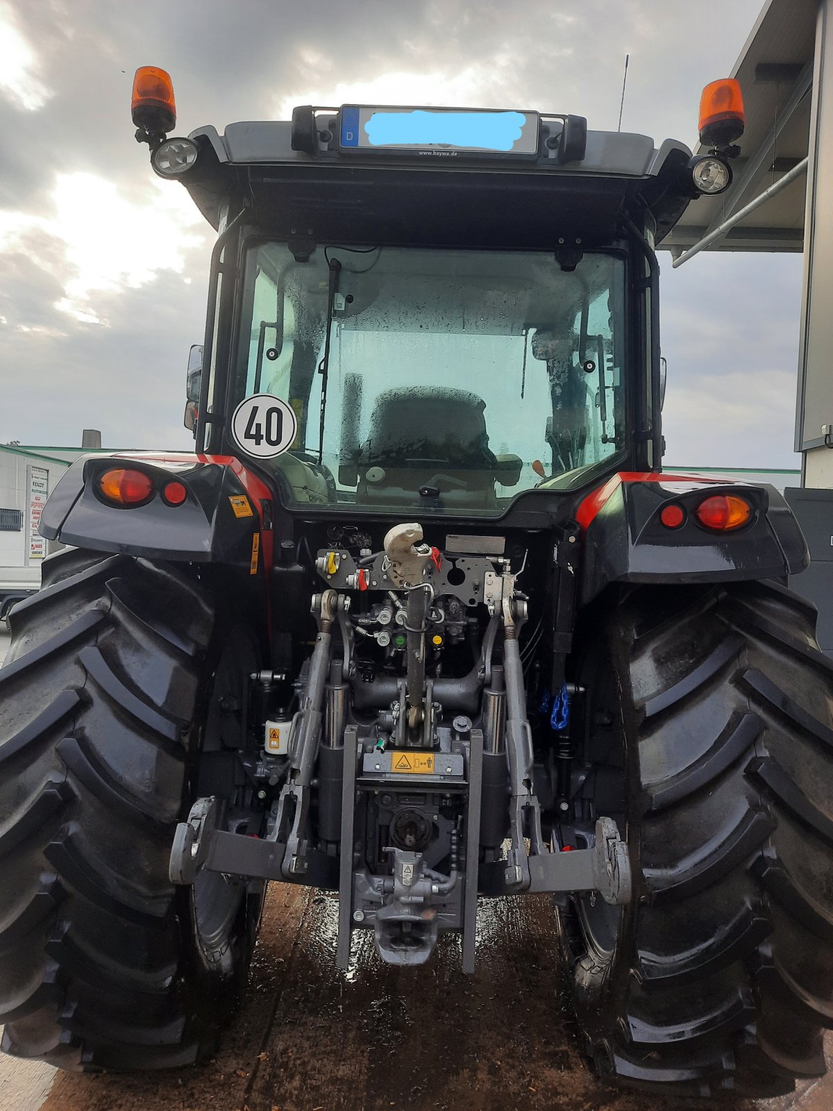 Traktor Türe ait Massey Ferguson 5711, Gebrauchtmaschine içinde Rossbach (resim 3)