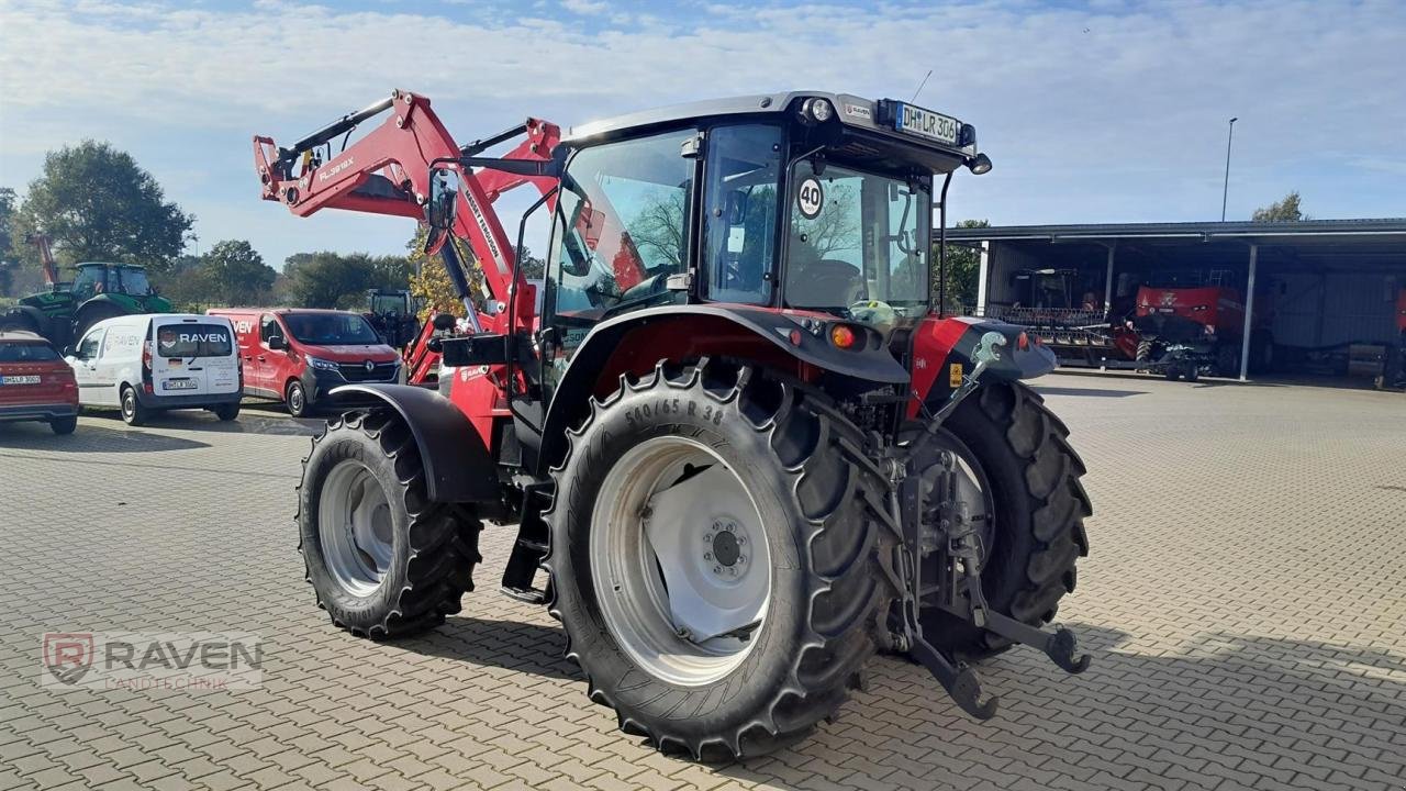 Traktor of the type Massey Ferguson 5711M Cab 4WD Dyna-4, Gebrauchtmaschine in Sulingen (Picture 3)