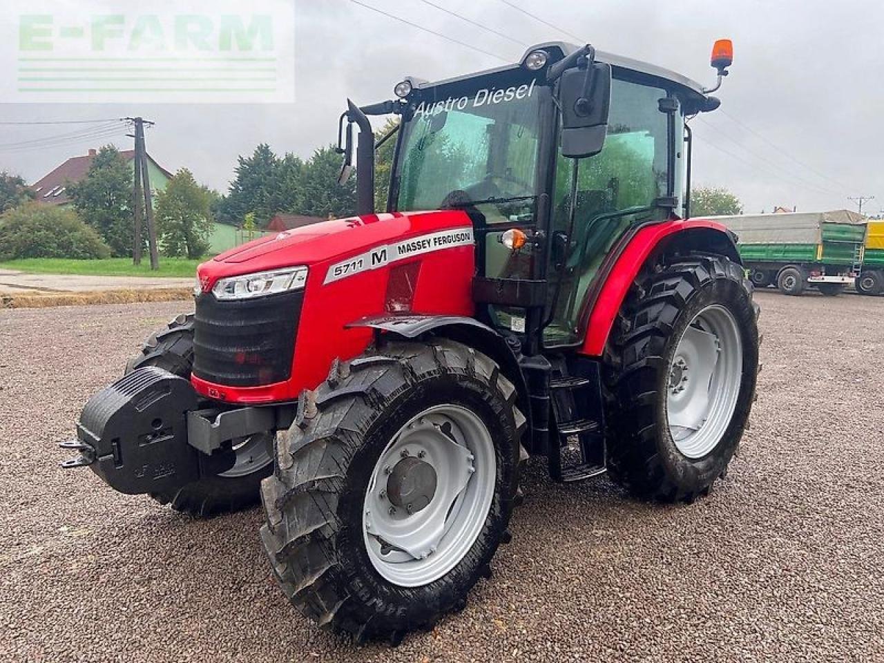 Traktor van het type Massey Ferguson 5711m, Gebrauchtmaschine in SZEGED (Foto 1)