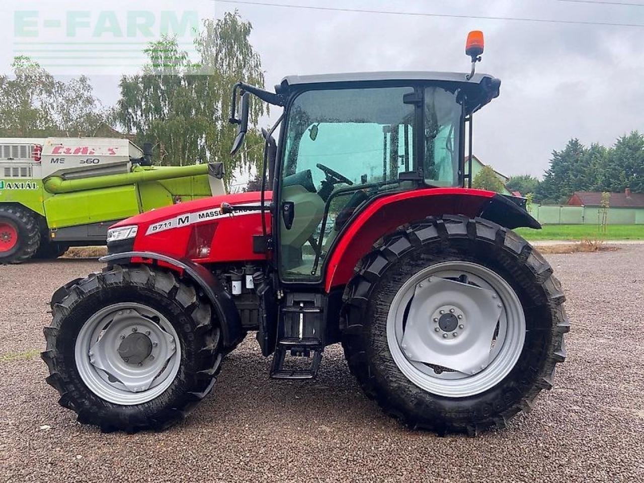 Traktor Türe ait Massey Ferguson 5711m, Gebrauchtmaschine içinde SZEGED (resim 9)