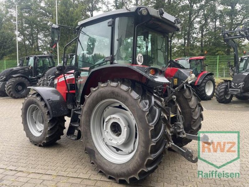 Traktor des Typs Massey Ferguson 5711M, Gebrauchtmaschine in Flammersfeld (Bild 6)