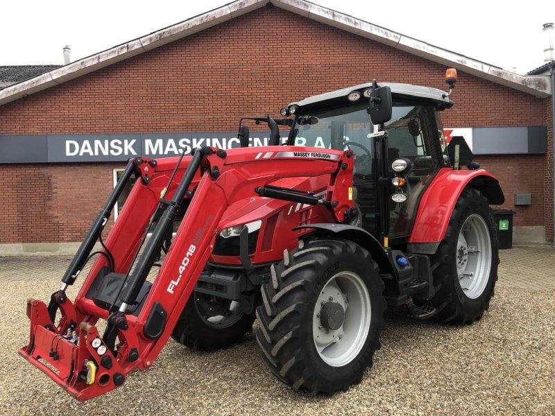 Traktor Türe ait Massey Ferguson 5712S DYNA 4, Gebrauchtmaschine içinde Videbæk (resim 1)