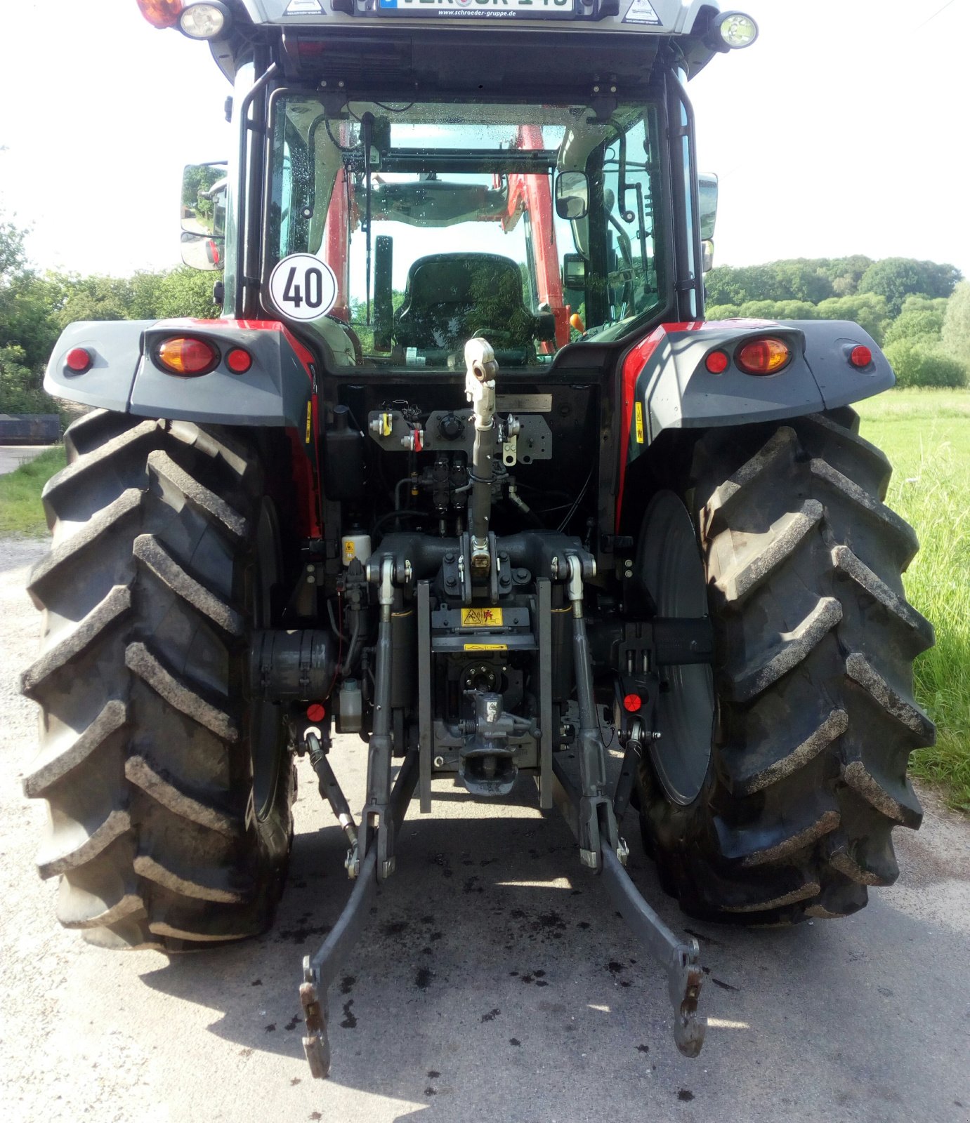 Traktor of the type Massey Ferguson 5713 M, Gebrauchtmaschine in Kirchlinteln (Picture 2)