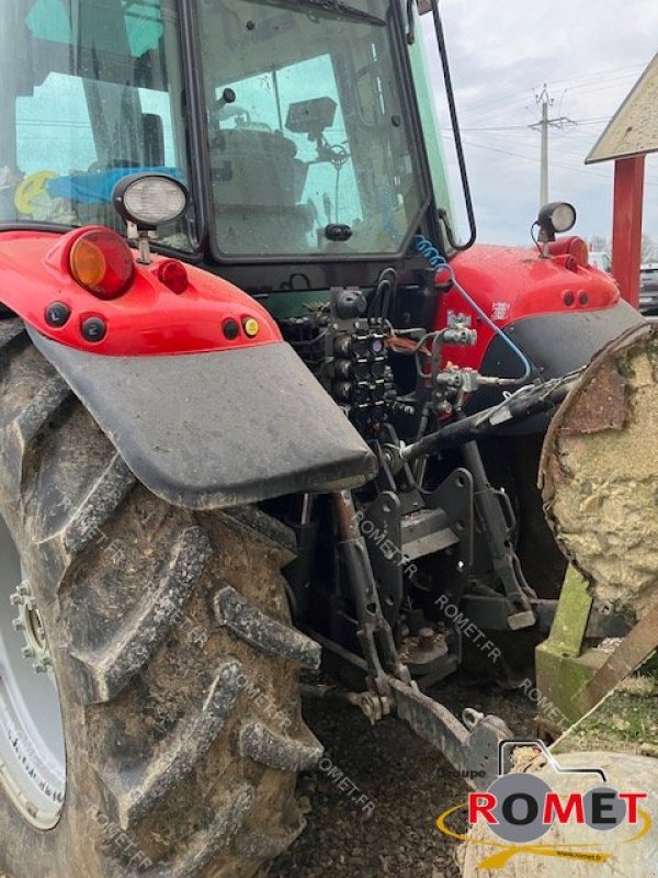 Traktor of the type Massey Ferguson 5713 S D4 EF MR, Gebrauchtmaschine in Gennes sur glaize (Picture 3)