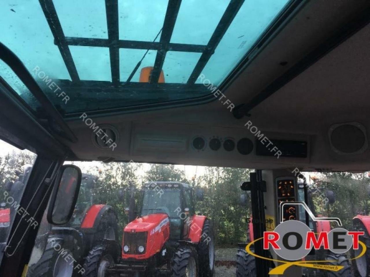 Traktor tipa Massey Ferguson 5713 s d4 ef mr, Gebrauchtmaschine u GENNES-SUR-GLAIZE (Slika 1)