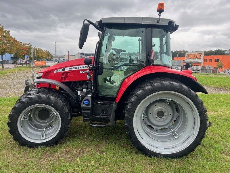 Traktor typu Massey Ferguson 5713 S Dyna 6 Essential, Gebrauchtmaschine v Schaffhausen (Obrázek 7)