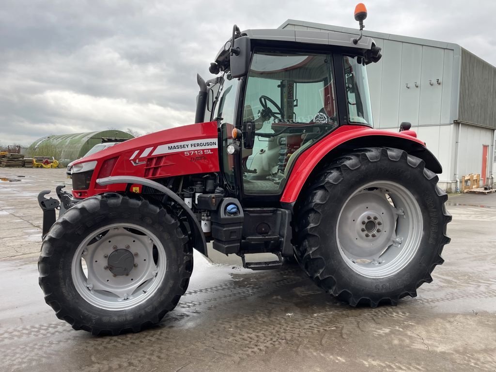 Traktor del tipo Massey Ferguson 5713-SL DYNA-6, Gebrauchtmaschine en MARIENHEEM (Imagen 4)