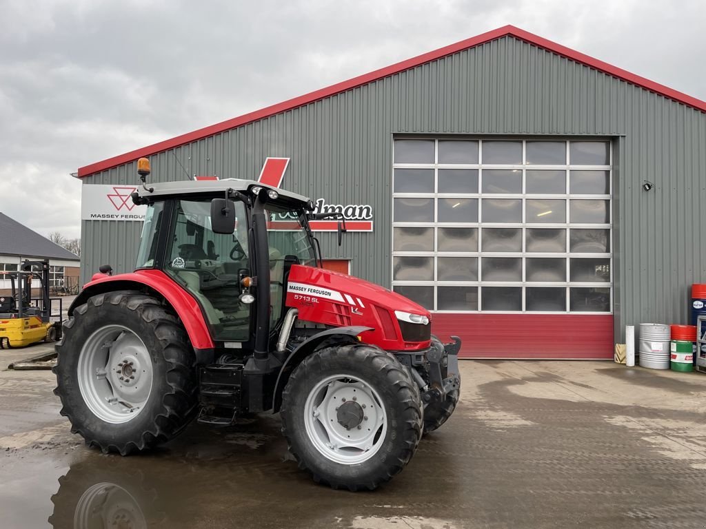 Traktor typu Massey Ferguson 5713-SL DYNA-6, Gebrauchtmaschine w MARIENHEEM (Zdjęcie 1)