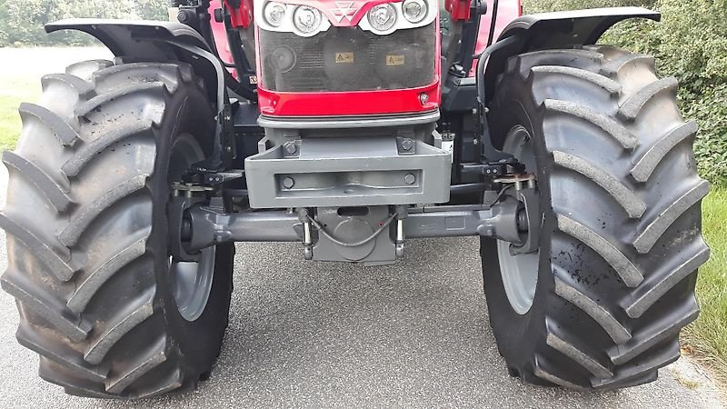 Traktor van het type Massey Ferguson 5713 SL, Gebrauchtmaschine in Itterbeck (Foto 10)