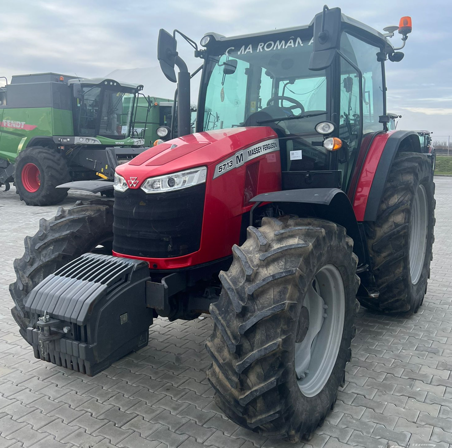 Traktor Türe ait Massey Ferguson 5713M Cab ES, Gebrauchtmaschine içinde Orţişoara (resim 2)