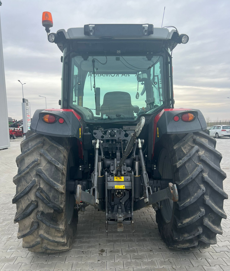 Traktor Türe ait Massey Ferguson 5713M Cab ES, Gebrauchtmaschine içinde Orţişoara (resim 5)