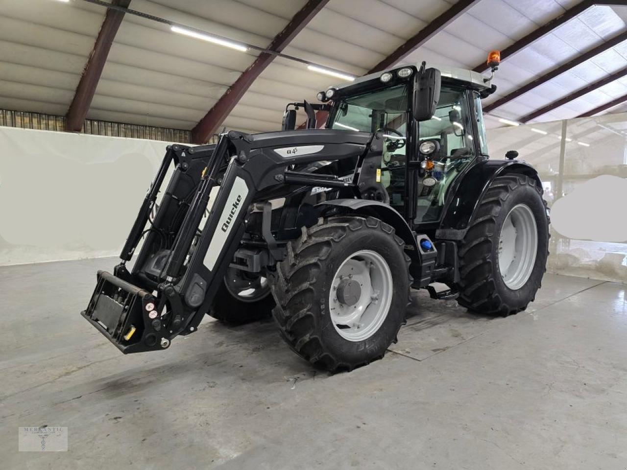 Traktor of the type Massey Ferguson 5713S Dyna 4, Gebrauchtmaschine in Pragsdorf (Picture 1)