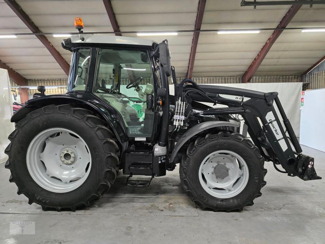 Traktor typu Massey Ferguson 5713S Dyna 4, Gebrauchtmaschine w Pragsdorf (Zdjęcie 8)