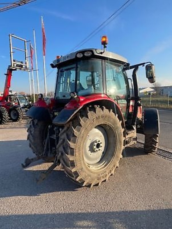 Traktor Türe ait Massey Ferguson 5713S, Gebrauchtmaschine içinde MARLENHEIM (resim 3)