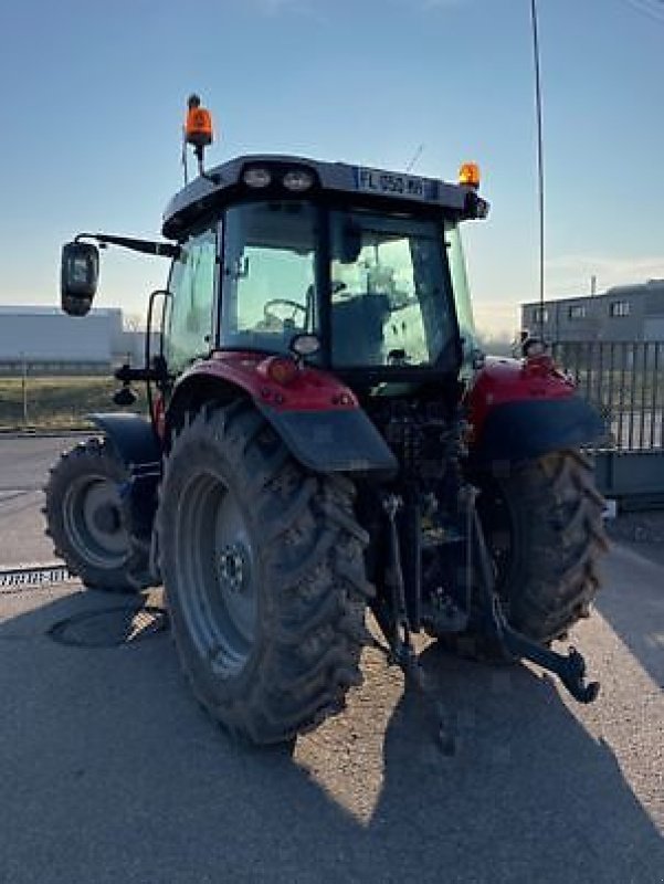 Traktor des Typs Massey Ferguson 5713S, Gebrauchtmaschine in MARLENHEIM (Bild 2)