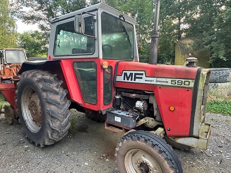 Traktor des Typs Massey Ferguson 590, Gebrauchtmaschine in Tiefensall (Bild 1)