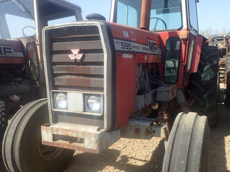 Traktor от тип Massey Ferguson 595, Gebrauchtmaschine в Viborg (Снимка 1)