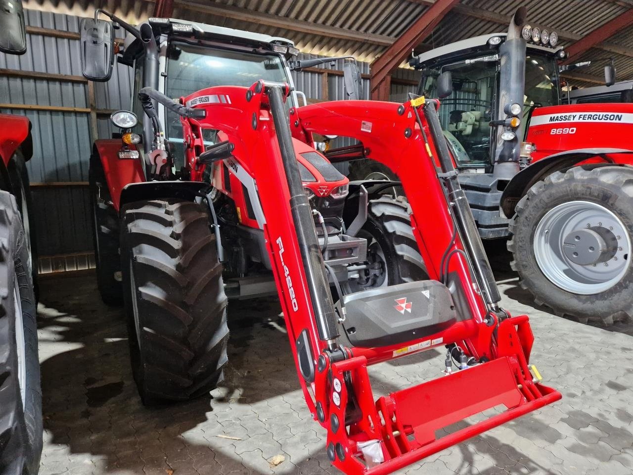 Traktor typu Massey Ferguson 5S 125 D6 EFFICIENT, Gebrauchtmaschine w Odder (Zdjęcie 2)