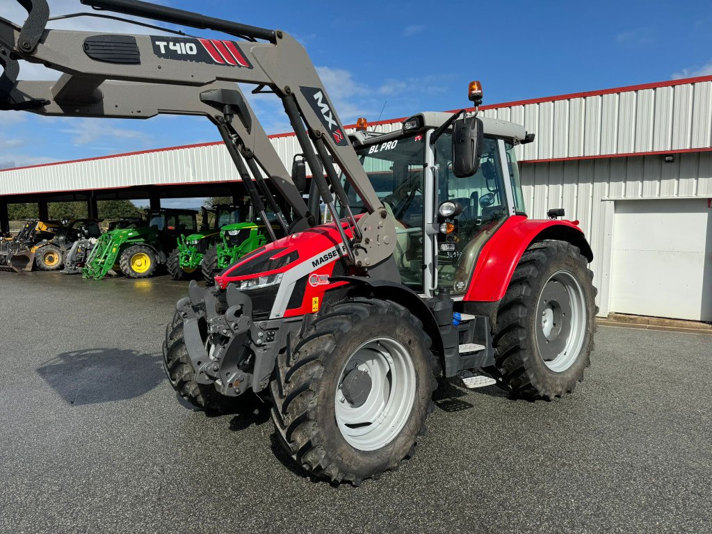 Traktor tip Massey Ferguson 5S 125 EFFICIENT (DESTOCKAGE), Gebrauchtmaschine in GUERET (Poză 2)