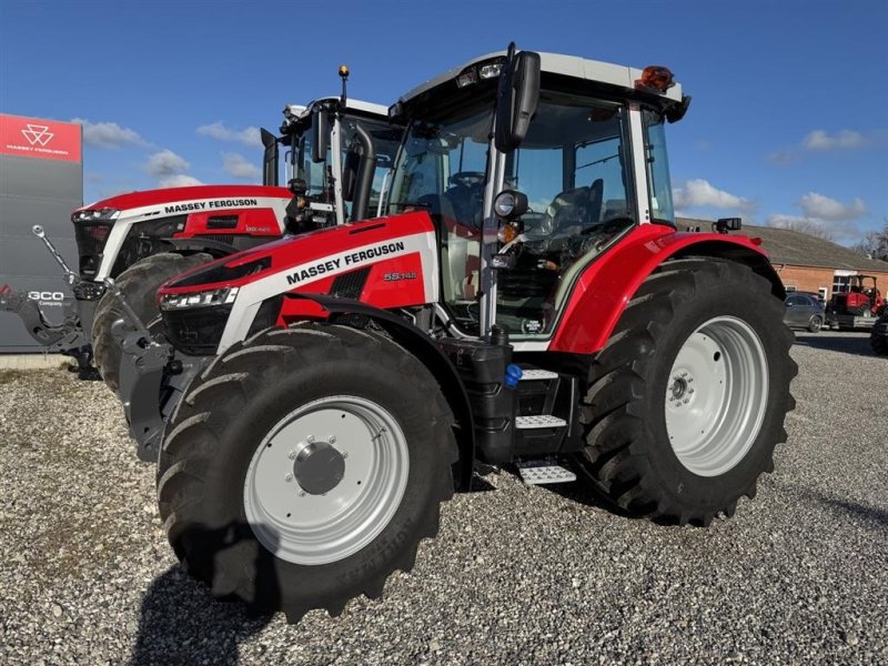 Traktor a típus Massey Ferguson 5S-145 Dyna 6 Exclusive, Gebrauchtmaschine ekkor: Hadsten