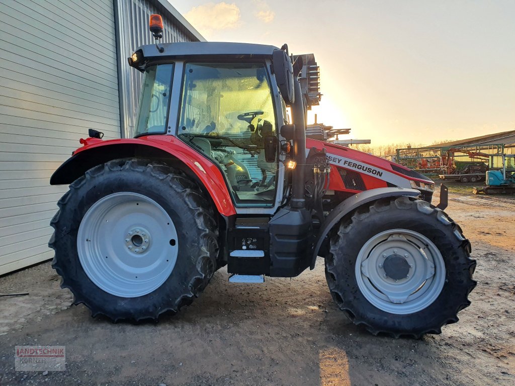 Traktor του τύπου Massey Ferguson 5S.115 Dyna-6, Neumaschine σε Kirkel-Altstadt (Φωτογραφία 8)