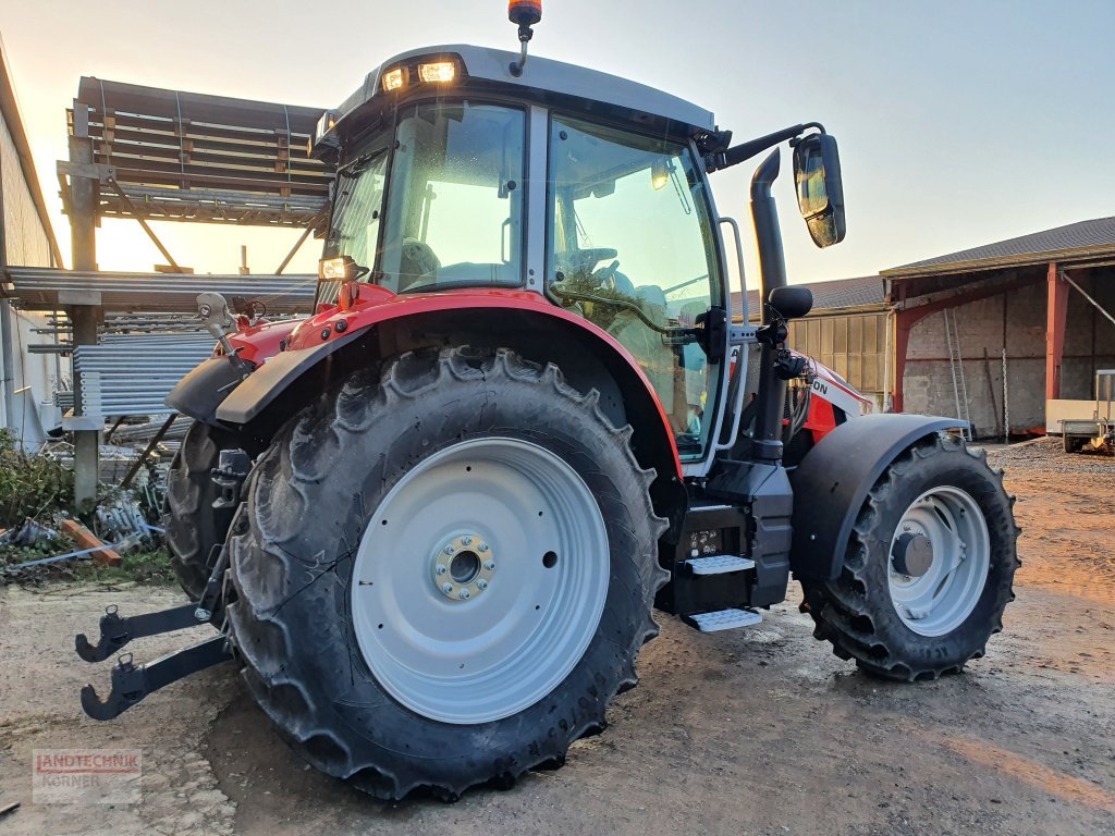 Traktor του τύπου Massey Ferguson 5S.115 Dyna-6, Neumaschine σε Kirkel-Altstadt (Φωτογραφία 9)