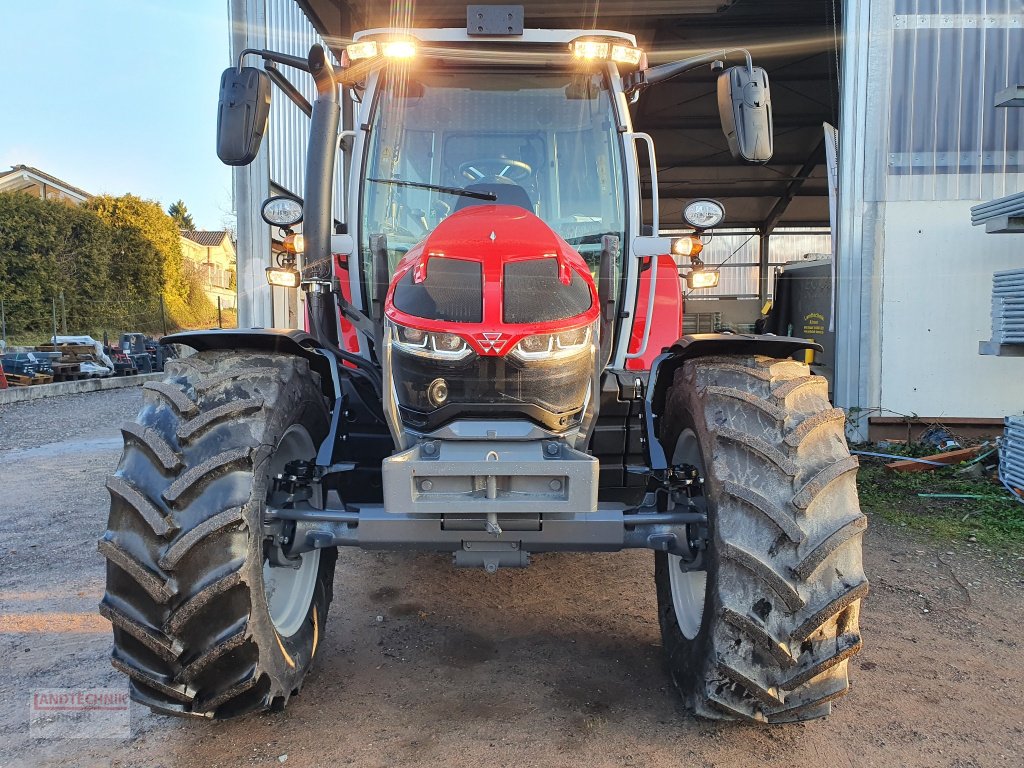 Traktor του τύπου Massey Ferguson 5S.115 Dyna-6, Neumaschine σε Kirkel-Altstadt (Φωτογραφία 10)