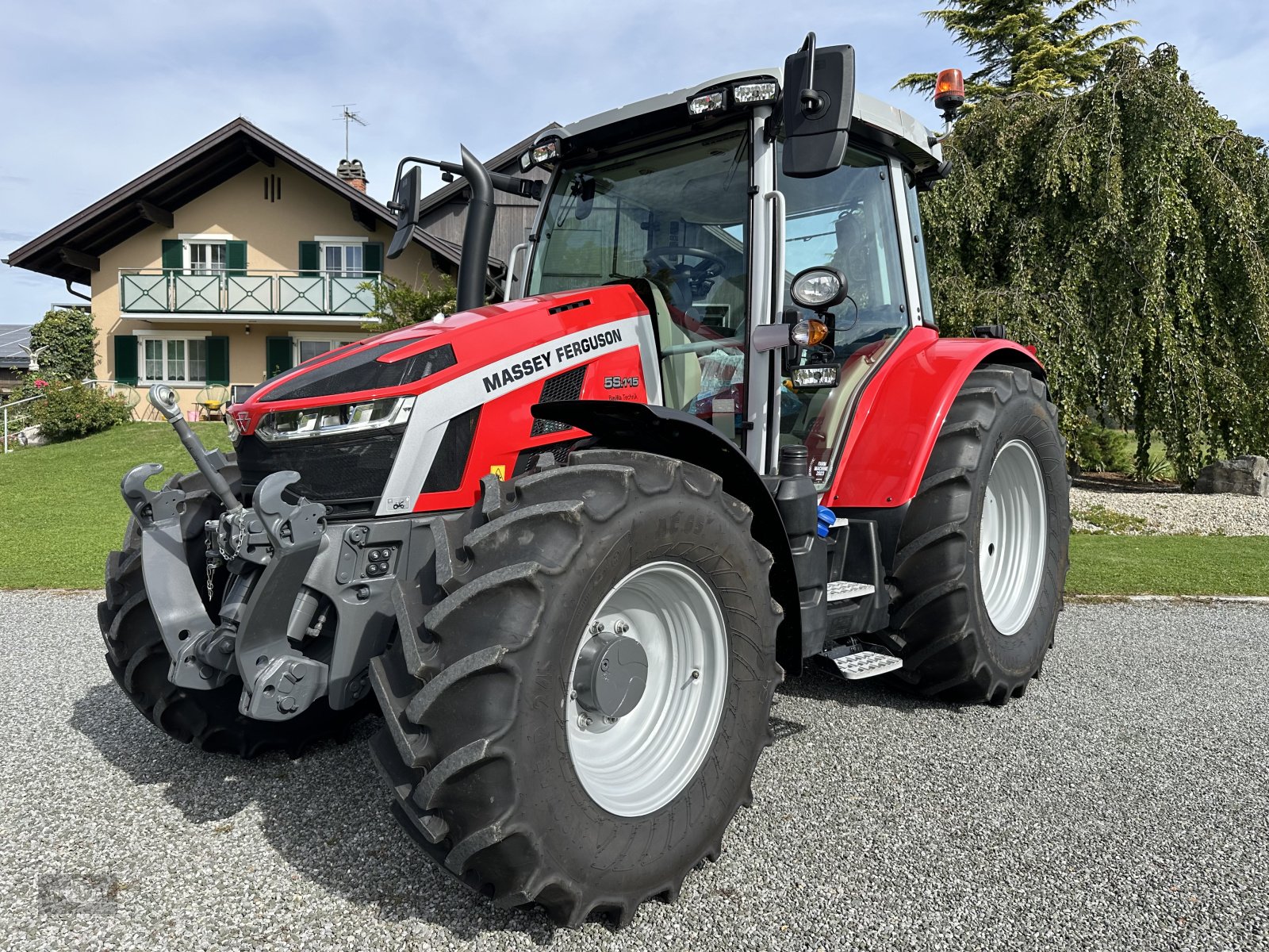 Traktor van het type Massey Ferguson 5S.115, Gebrauchtmaschine in Rankweil (Foto 2)