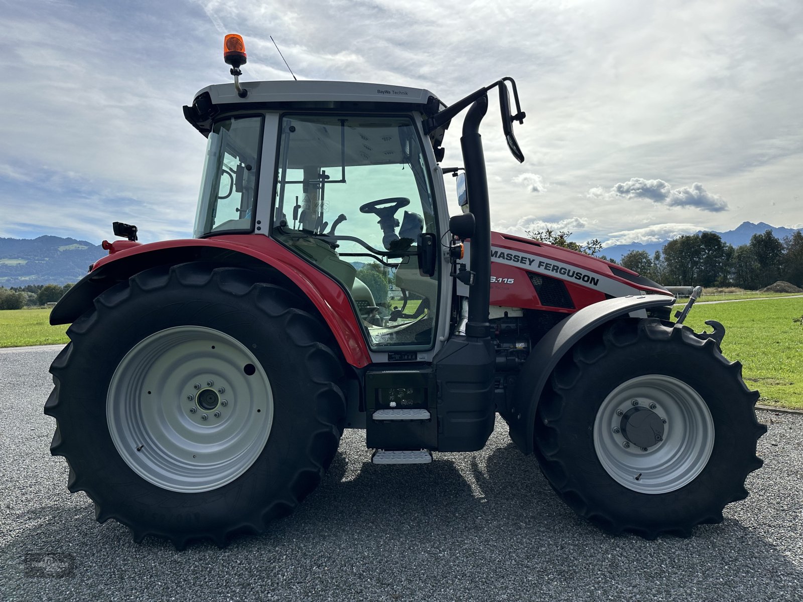 Traktor van het type Massey Ferguson 5S.115, Gebrauchtmaschine in Rankweil (Foto 3)