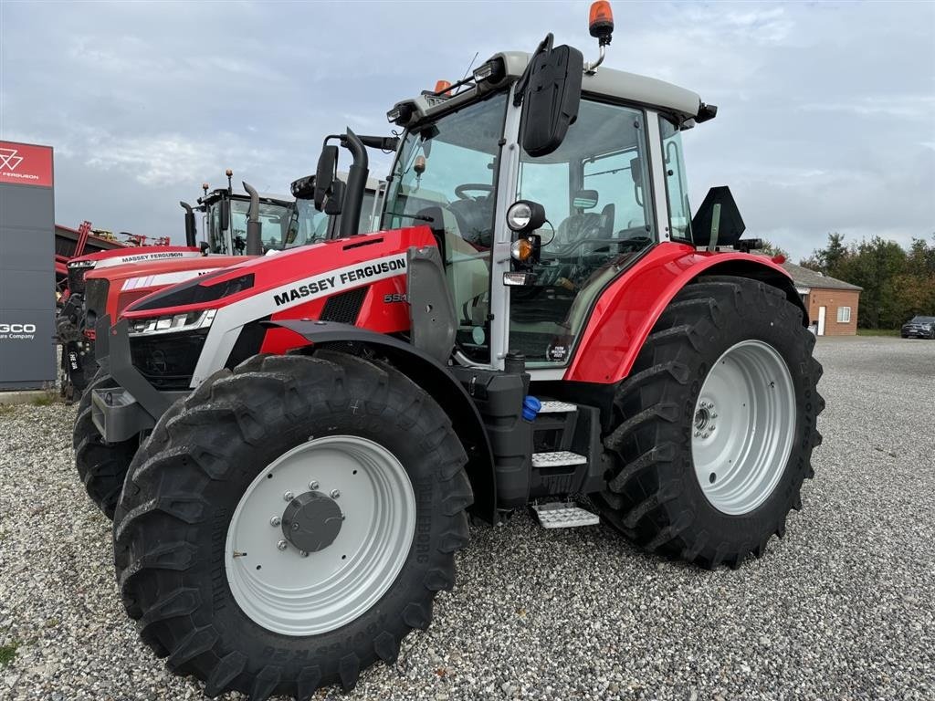 Traktor Türe ait Massey Ferguson 5S.125 Dyna-6 Efficient M/FL4121 læsser, Gebrauchtmaschine içinde Hadsten (resim 1)