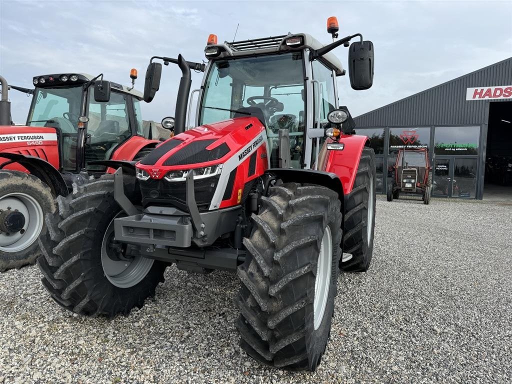 Traktor of the type Massey Ferguson 5S.125 Dyna-6 Efficient M/FL4121 læsser, Gebrauchtmaschine in Hadsten (Picture 3)