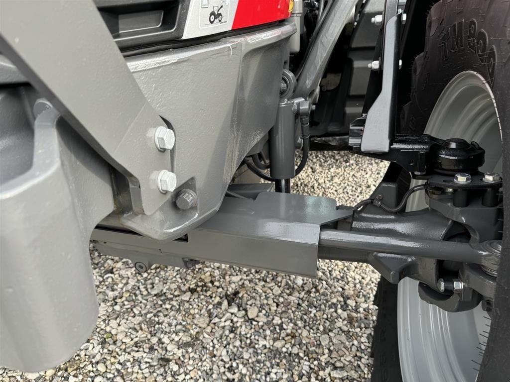 Traktor Türe ait Massey Ferguson 5S.125 Dyna-6 Efficient M/FL4121 læsser, Gebrauchtmaschine içinde Hadsten (resim 4)