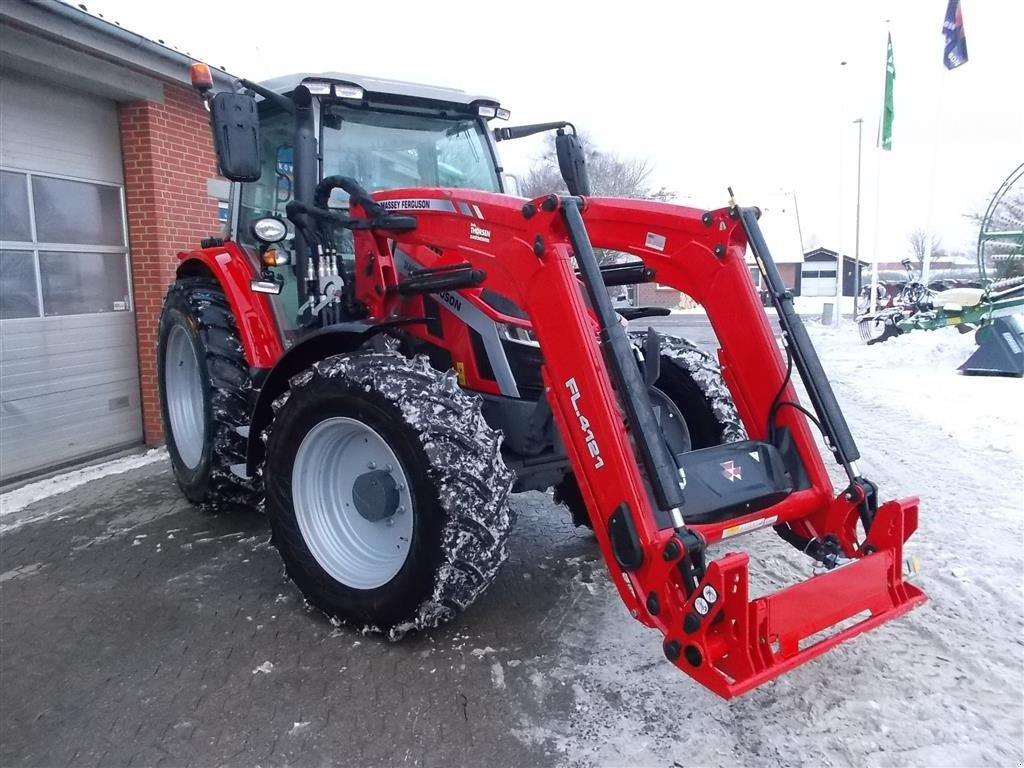 Traktor van het type Massey Ferguson 5S.125 Dyna-6 Efficient M/FL4121 læsser, Gebrauchtmaschine in Roslev (Foto 3)